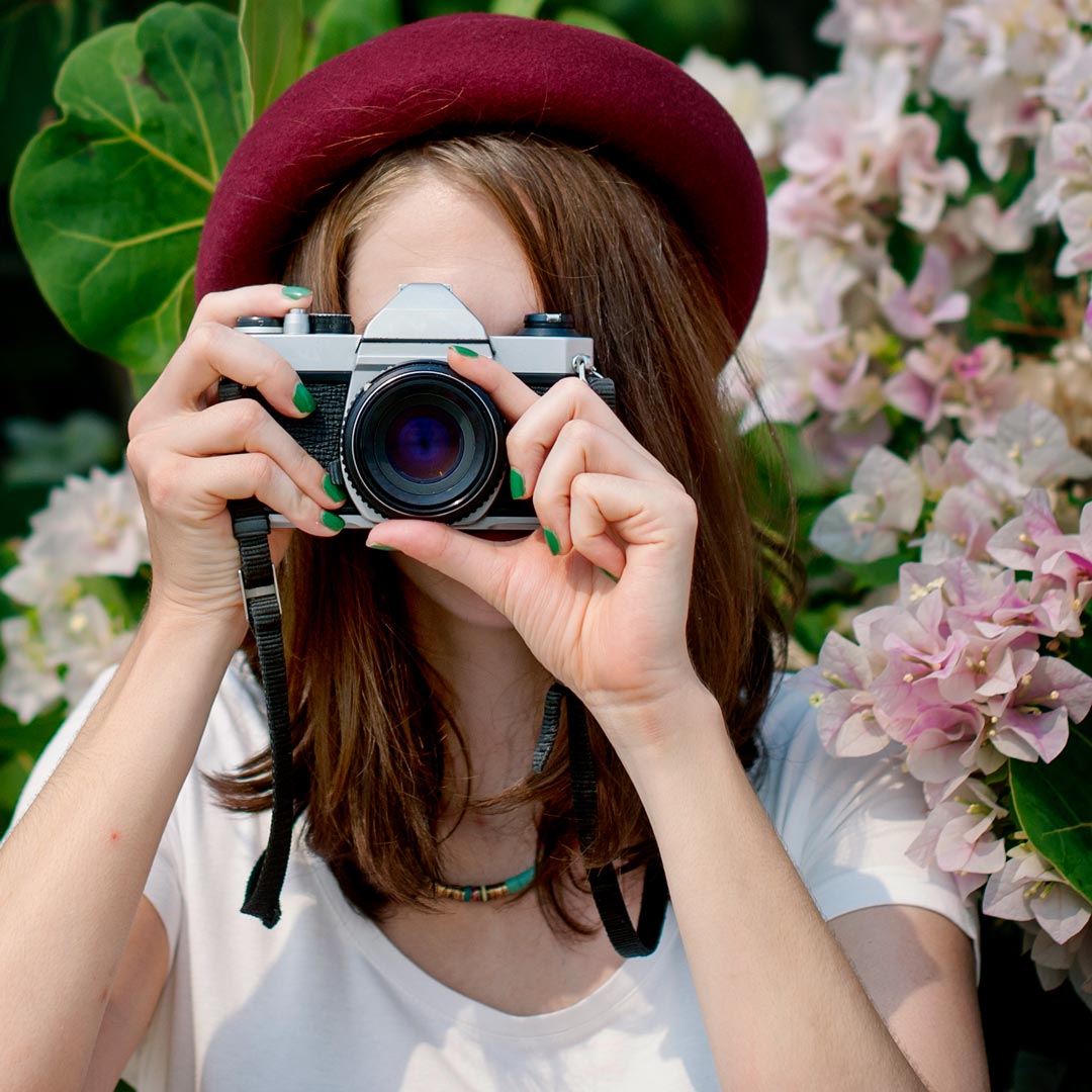 girl-camera-photographer-focus-shooting-nature-con-2022-12-16-00-28-52-utc.jpg