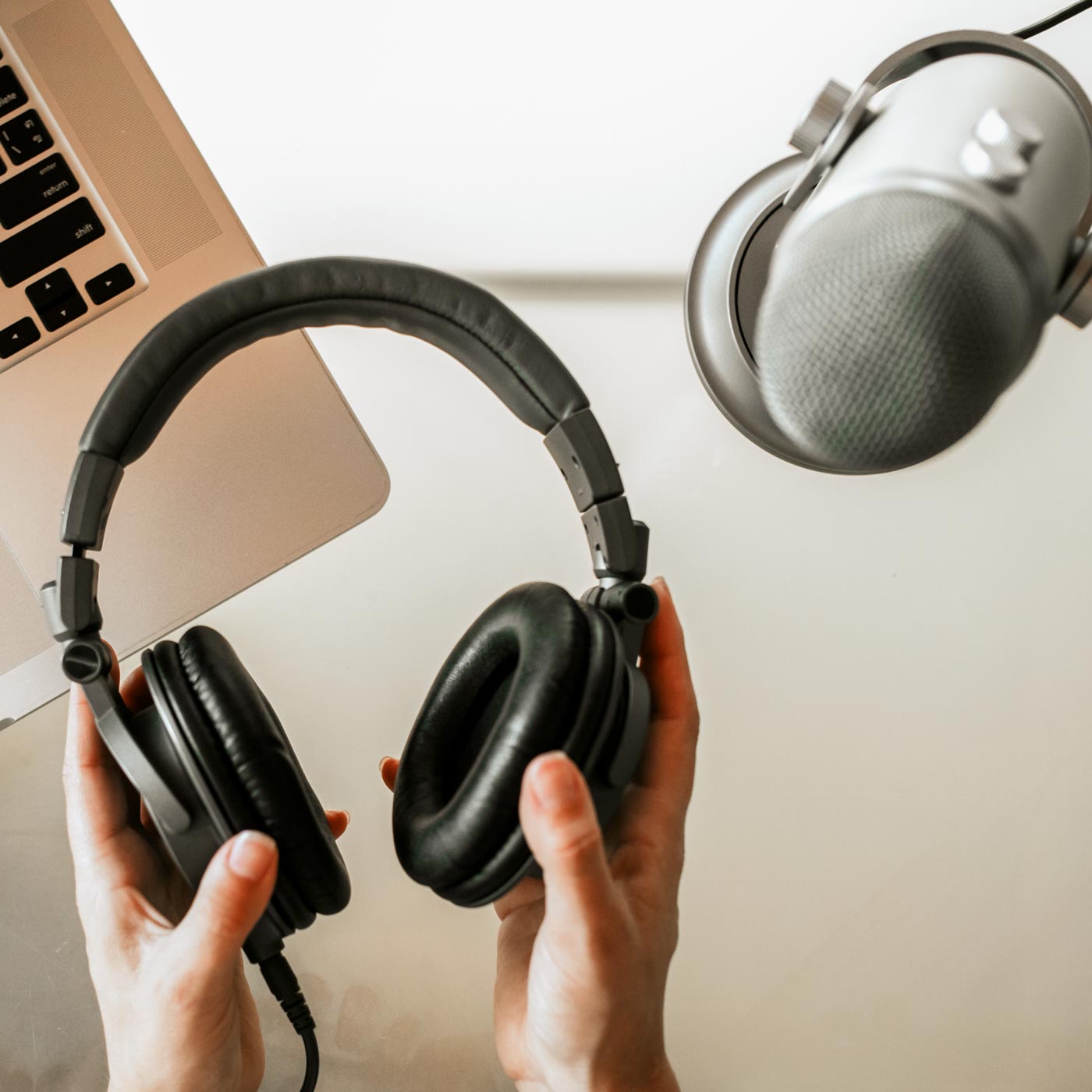 woman-recording-her-own-podcast-2022-12-16-00-48-10-utc.jpg